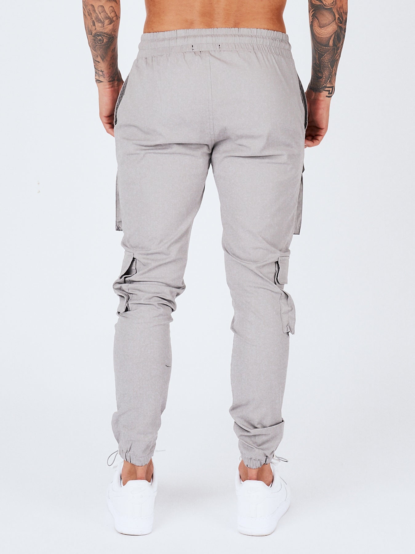 Pantalón cargo gris claro V2